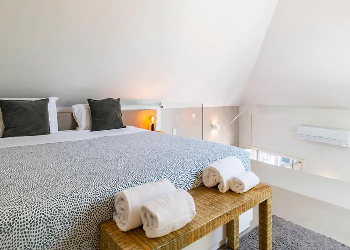 Aposentus - Stylish Downtown Loft *